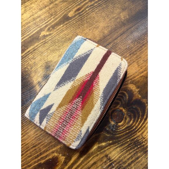 Pendleton Wyeth Trail Zip Around Wallet - Picture 2 of 5